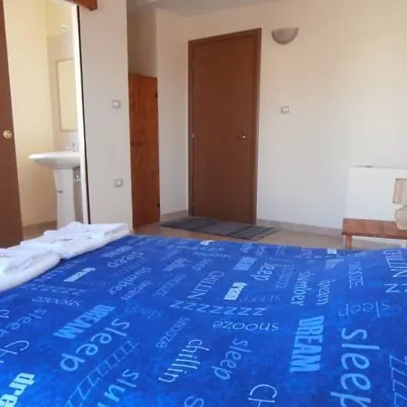 Bed & Breakfast Neverland 3*